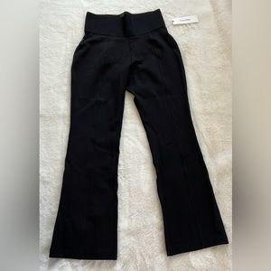 NWT Calvin Klein Stretch Black Pull On Pants - Medium